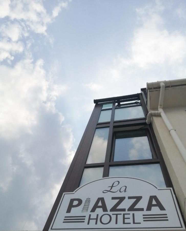 La Piazza Hotel 슈멘 외부 사진